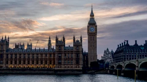 Beautiful sunset to night time lapse view of the Big Ben tower in London Video stock 262434682