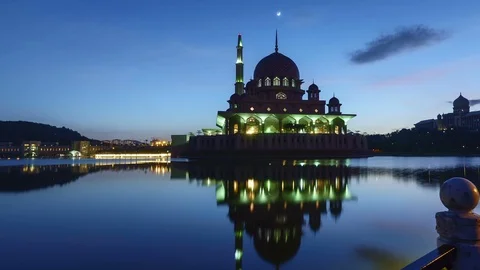 Beautiful sunset or sunrise timelapse at Putra Mosque, Putrajaya. Stock Footage 88614063