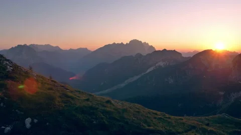 Beautiful sunset over Alps. Vidéo 138255538