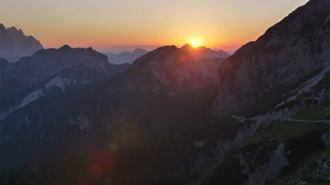 Beautiful sunset over Alps. Video stock 138255604