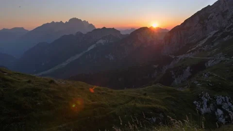 Beautiful sunset over Alps. Stock-Footage 138255645