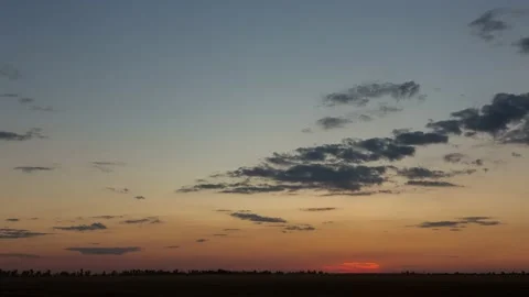 Beautiful sunset over the field, time lapse, 4k 库存影片 135558501