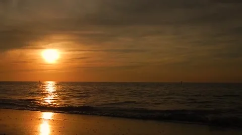 Beautiful sunset over florida beach Stock-Footage 45479031