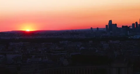 Beautiful sunset over Paris in August; view from above Stock-Footage 342631234
