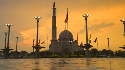  Beautiful Sunset At Putra Mosque Square, Focus To Bokeh Light Stock-Footage 47923710