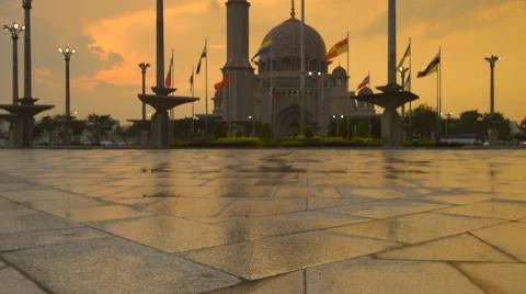  Beautiful Sunset At Putra Mosque Square, Pan Up Video stock 47923978