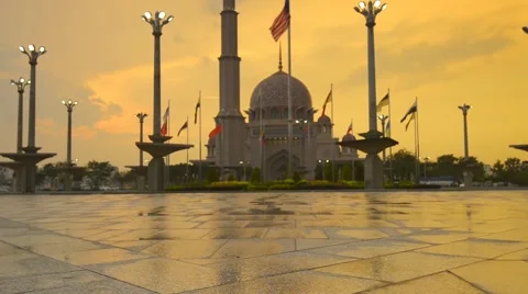  Beautiful Sunset At Putra Mosque Square, Zoom Out Stock Footage 47924016