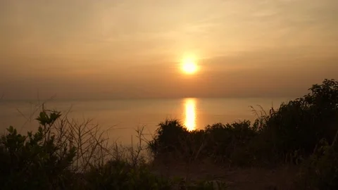 Beautiful sunset scape at the ocean. Stockbeeldmateriaal 151463571