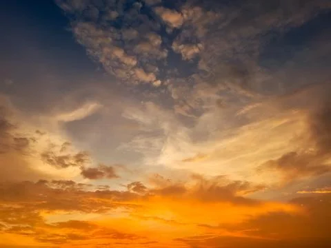 Beautiful Sunset Sky with Clouds Stock-Fotos