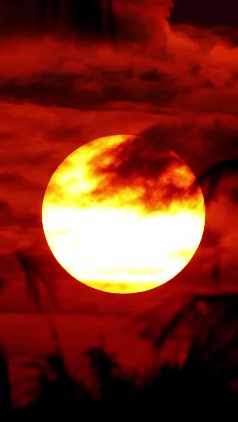 Beautiful sunset in the sky Vidéo 330048908