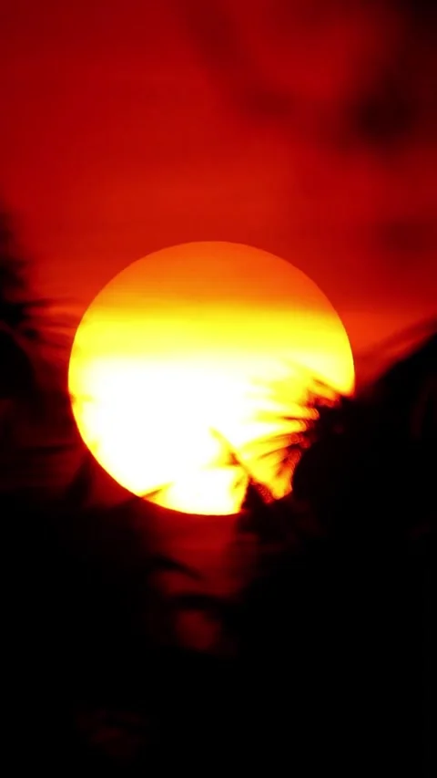 Beautiful sunset in the sky Vídeo Stock 330048916