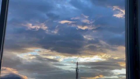 Beautiful sunset sky view Vídeo Stock 334324311