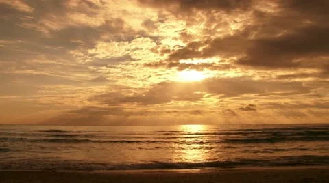 Beautiful sunset Time-Lapse at the beach. Stockbeeldmateriaal 20512216