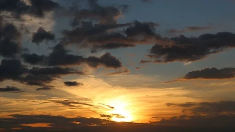 Beautiful Sunset in Time-Lapse 動画素材 117097258