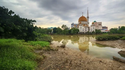 Beautiful sunset time lapse at the Royal Mosque in Klang, Malaysia Video stock 87305251
