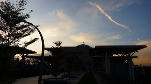 Beautiful sunset time lapse view of Tuanku Mizan Zainal Abidin Mosque Stock Footage 98825687