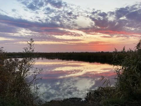 Beautiful sunset under river Foto stock