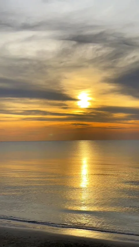 Beautiful sunset view from the pool in Andaman Sea, Thailand. 動画素材 277632964
