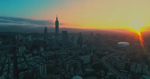 Beautiful sunset view of Rainbow bridge with Taipei city, Taiwan Stock Footage 135829998