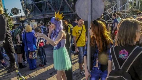 Beautiful timelapse and motion for a crowd of people Stock-Footage 129533488