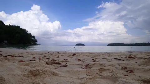 Beautiful timelapse of the beach and clouds. Video stock 191967787