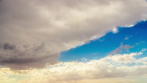 Beautiful Timelapse of clouds moving at a sunny day Video stock 135504108