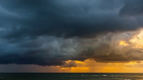 Beautiful tropical sunset. Video stock 78551837