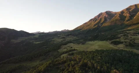 Beautiful Valley in American Fork Canyon's Wasatch Mountains in Utah, Aerial at 스톡 동영상 344026256