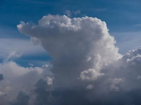 Beautiful various forms clouds in the high sky Stock-Fotos