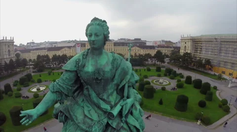 Beautiful Vienna monument aerial close-up, Maria Theresa throne Stock Footage