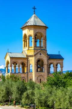 Beautiful view to chapel on site to Sameba Cathedral Tsminda in Tbilisi Holy  Foto stock