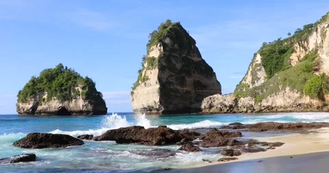 Beautiful view of Diamond Beach on Penida Island Stock Footage 269503549