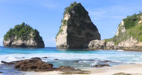Beautiful view of Diamond Beach on Penida Island Stock Footage 269504152