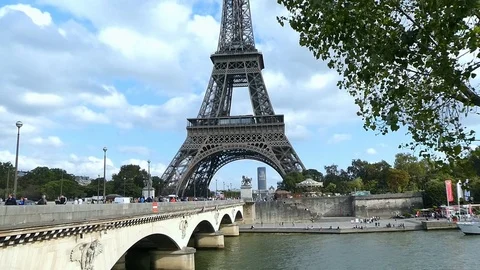 A beautiful view of the Eiffel Tower with the river Sena Stock Footage 95758534