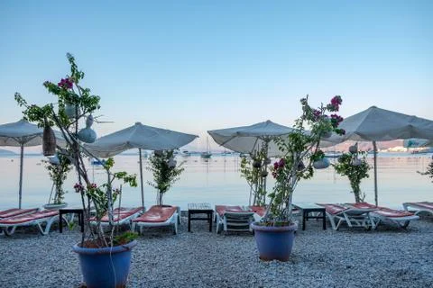 Beautiful view of the empty beach with umbrellas Foto stock