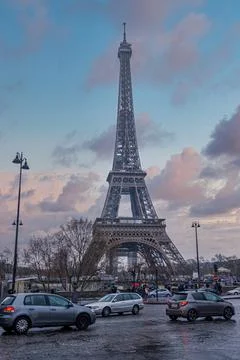 Beautiful view of the famous Eiffel Tower in Paris, France during magical sunset Foto stock
