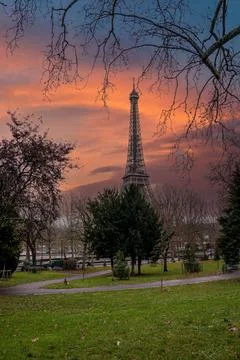 Beautiful view of the famous Eiffel Tower in Paris, France during magical sunset Foto stock