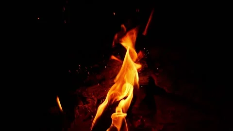 Beautiful view of fire flames with fire sparks Vídeo Stock 148210965
