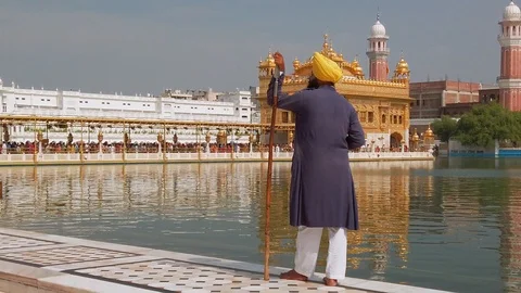 Beautiful view of Golden temple in Amritsar. Slow motion video. Видео 121853353