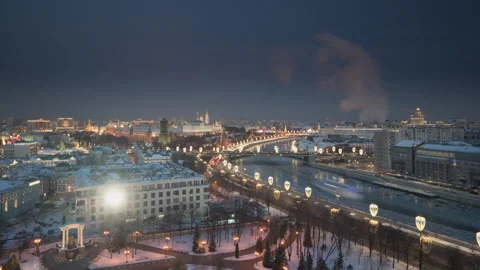 Beautiful view of the Moscow Kremlin and the Moscow River Video stock 167259172