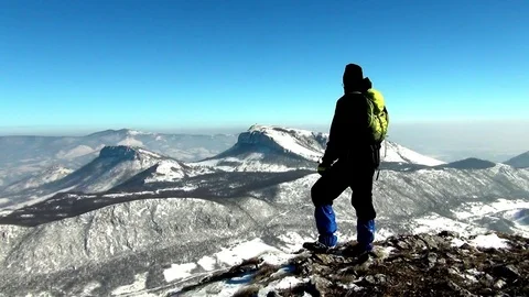 Beautiful view of the mountain Vídeo Stock 72301120
