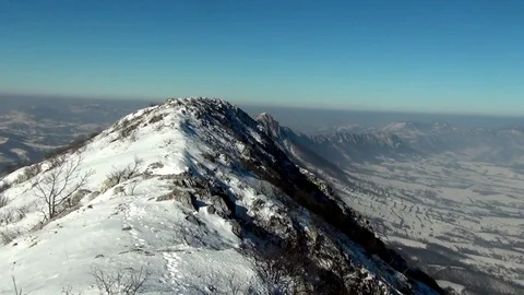 Beautiful view of the mountain Vídeo Stock 72308463