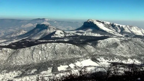 Beautiful view of the mountain Vídeo Stock 72308768