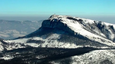 Beautiful view of the mountain Vídeo Stock 72308902