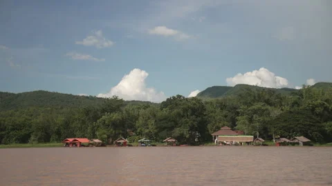Beautiful view nature of river and mountain on sky background  库存影片 211390613