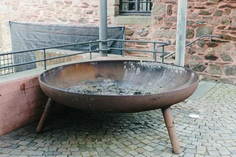 Beautiful view of an old fire pit in a medieval castle. Foto stock