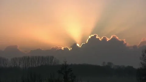 Beautiful view of the sun covered by clouds 库存影片 220901678