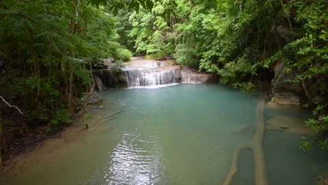 Beautiful waterfall and emerald pool in tropical rain forest in Thailand. 스톡 동영상 137093135