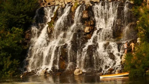 Beautiful waterfall Vídeos de archivo 113742920