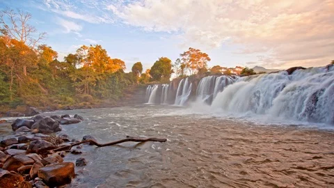 Beautiful waterfall panoramic sunset view Vídeos de archivo 101270182